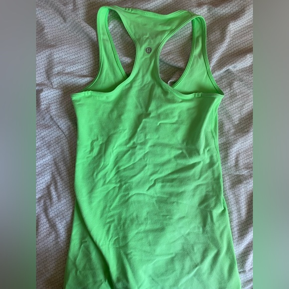 Lululemon lime green tank top! Size 2 - Picture 2 of 3